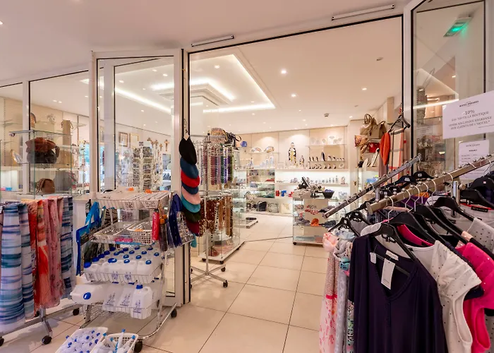 ホテル オテル パラディ 4*